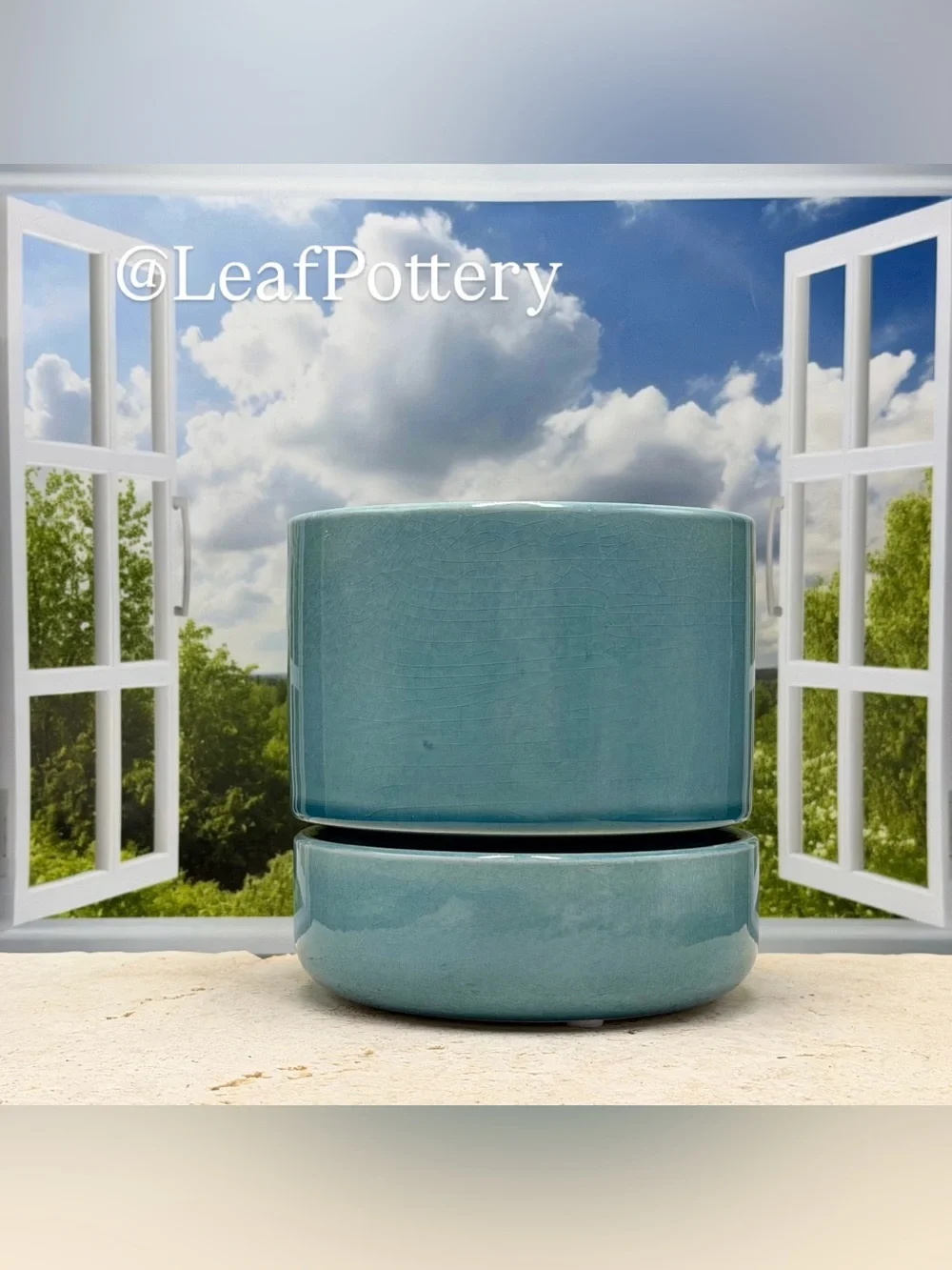 Light Blue Hoya Bella Pot with Attached Saucer and Drainage Hole